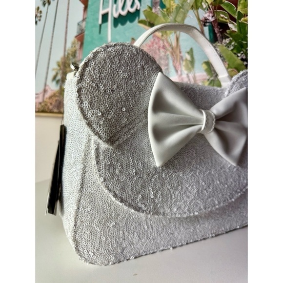 Disney x Loungefly White Sequin Minnie Mouse Bridal Bow Crossbody Bag Purse - Picture 2 of 10